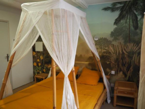 CHAMBRES DE L'ORATOIRE-climatisées, Impasse calme, lumineuse, centre ville, Pézenas